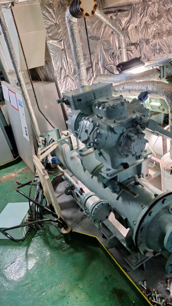 modernizacja systemów hvac na statku - nowe skraplacze Bitzer